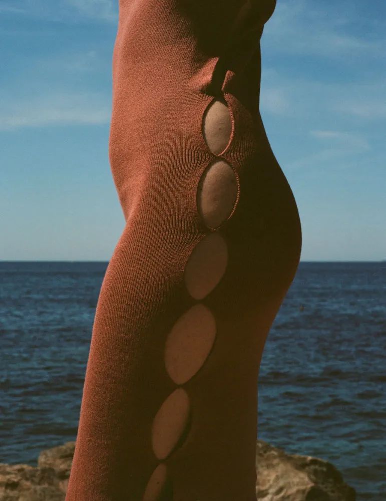 拥抱夏天……尽管她有点太过热情了