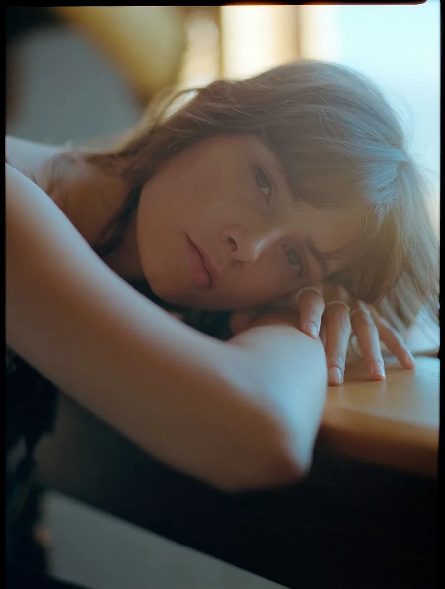 在光线里，诗意的伴随