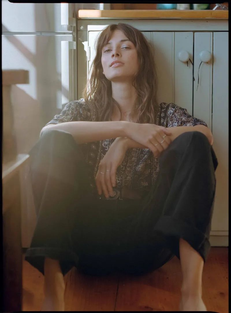 在光线里，诗意的伴随