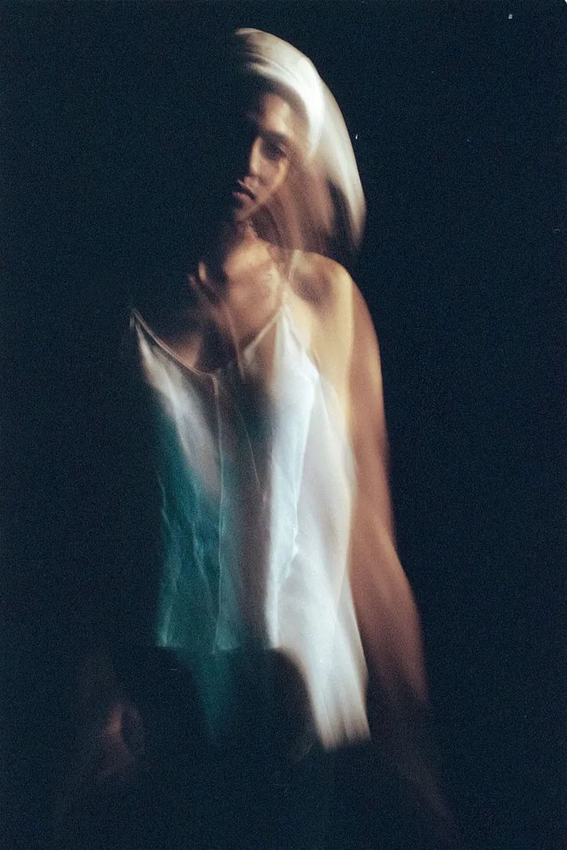 在光线里，诗意的伴随