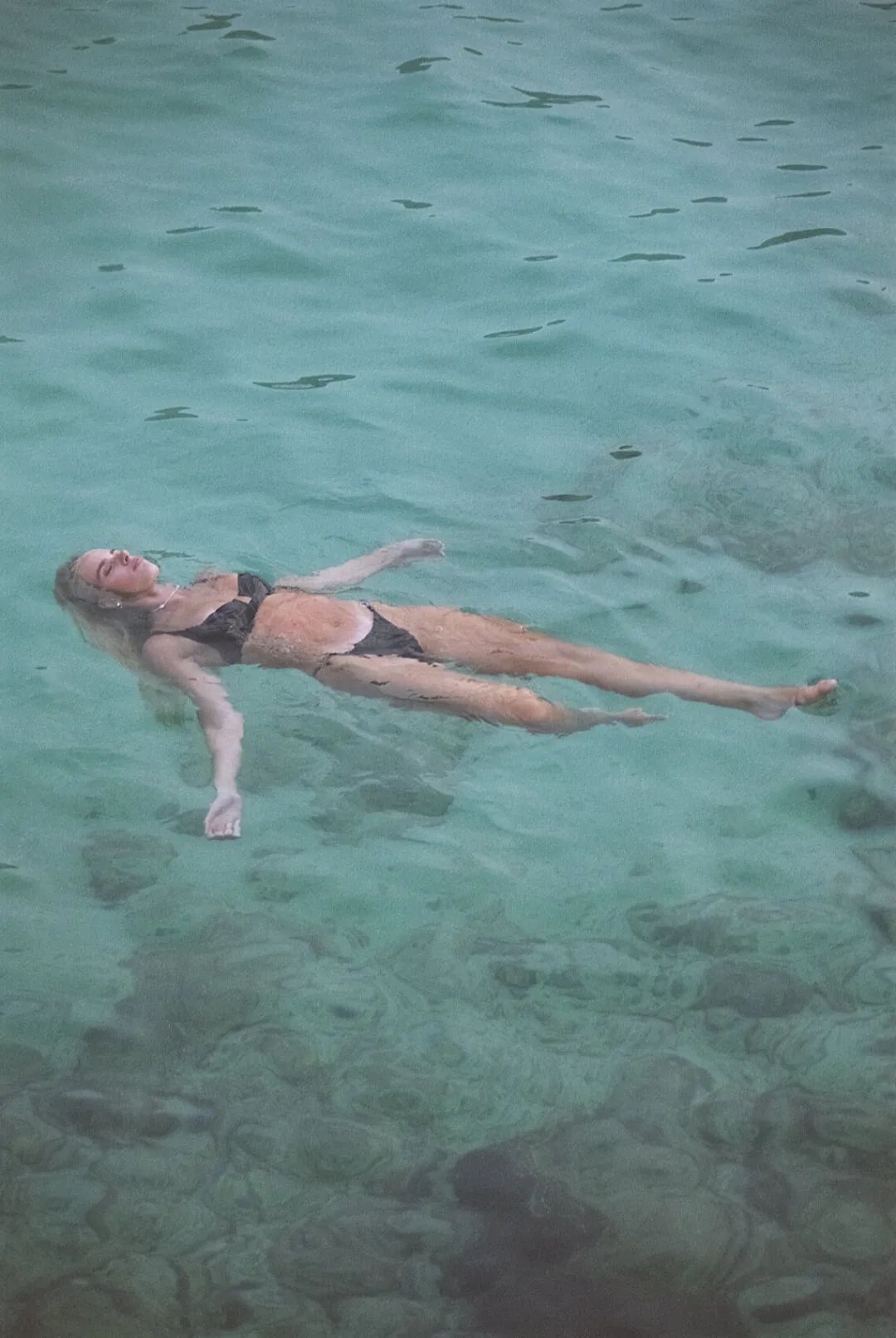 在光线里，诗意的伴随