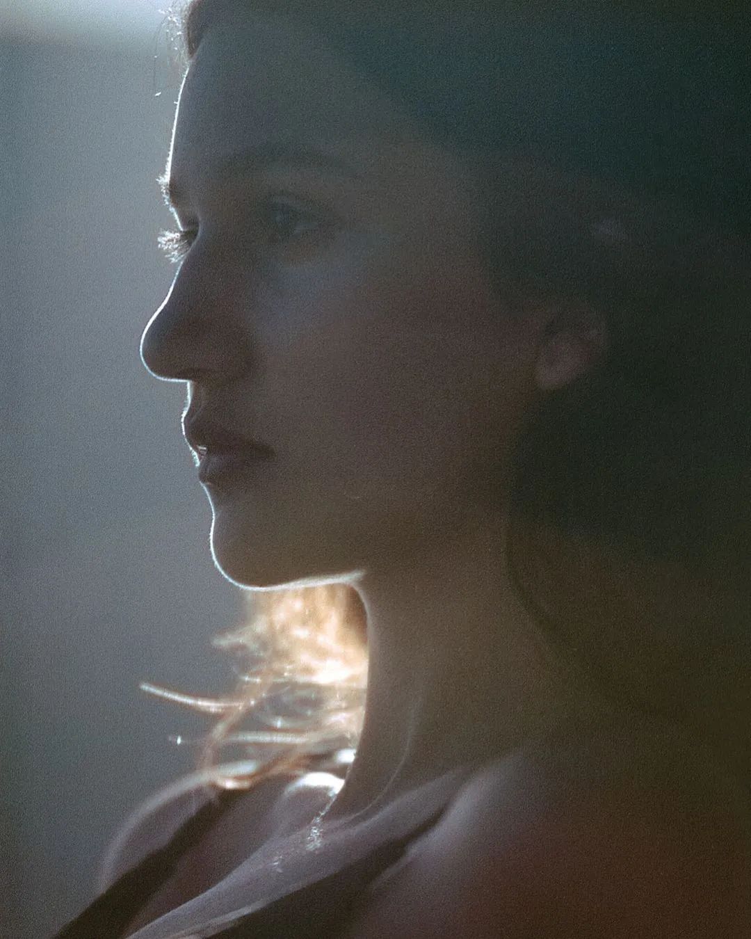 在光线里，诗意的伴随