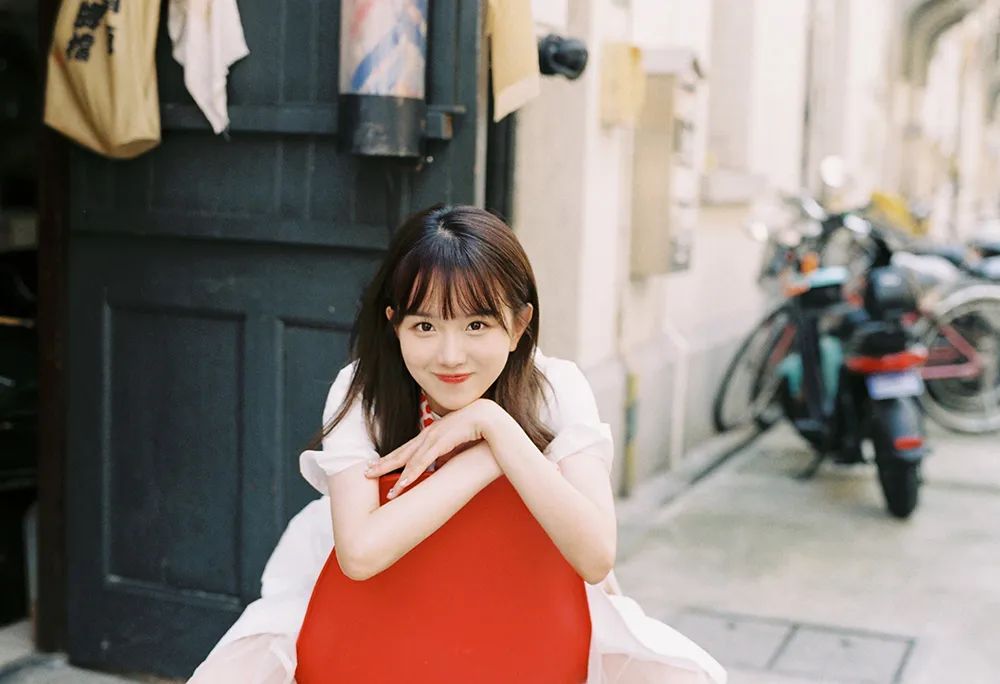 灵动活泼的少女