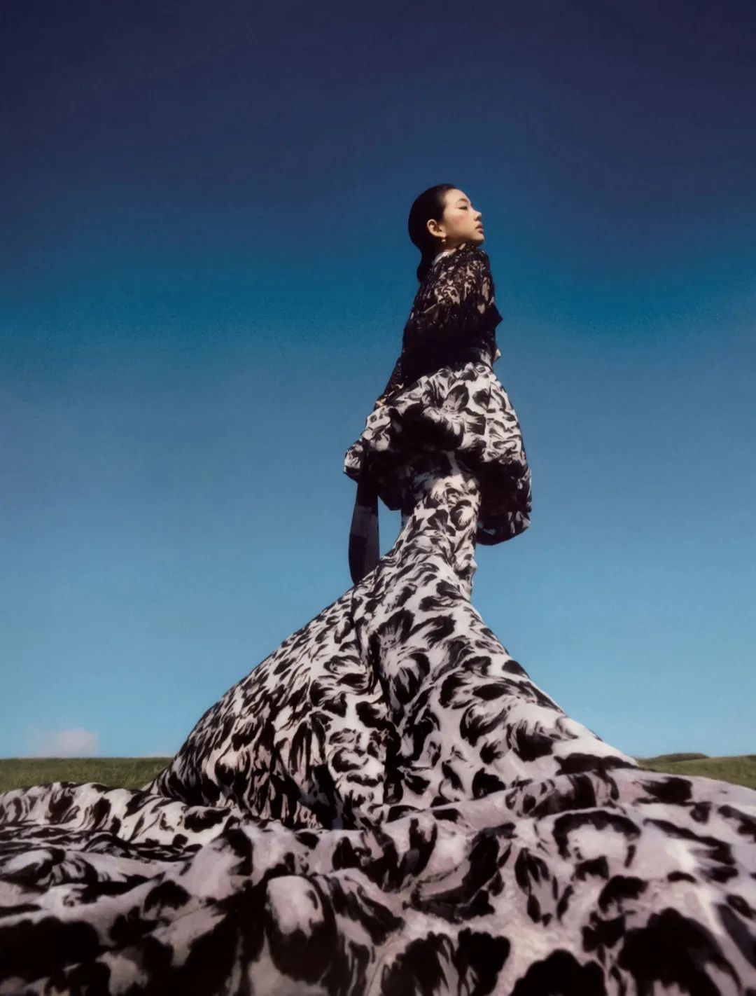 当东西方的旨趣交融时，美油然而生